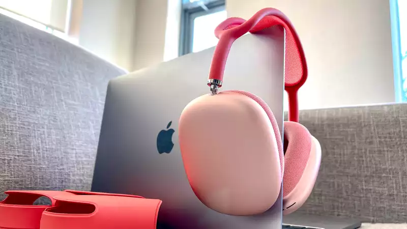 Owners of AirPods Max report huge battery Drain