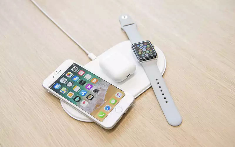 The Apple AirPower prototype appears online - this works