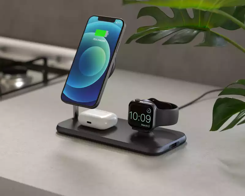 This 4-in-1MagSafe wireless charger can juice your iPhone, Apple Watch and AirPods.